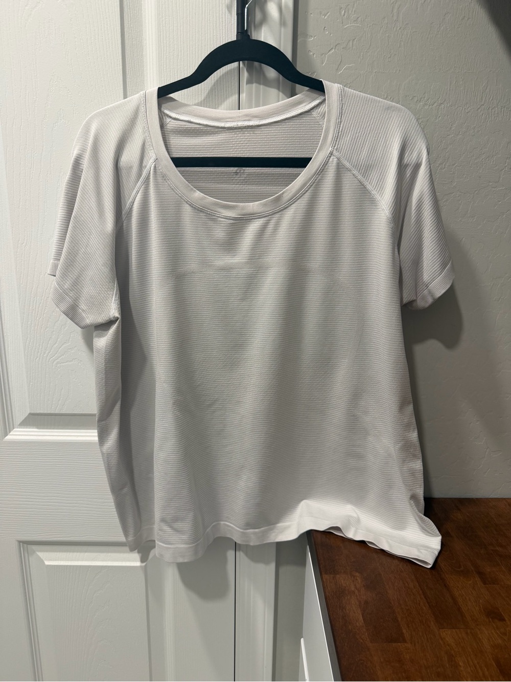 Lululemon Women's White Short-Sleeve Performance Top (No tag)